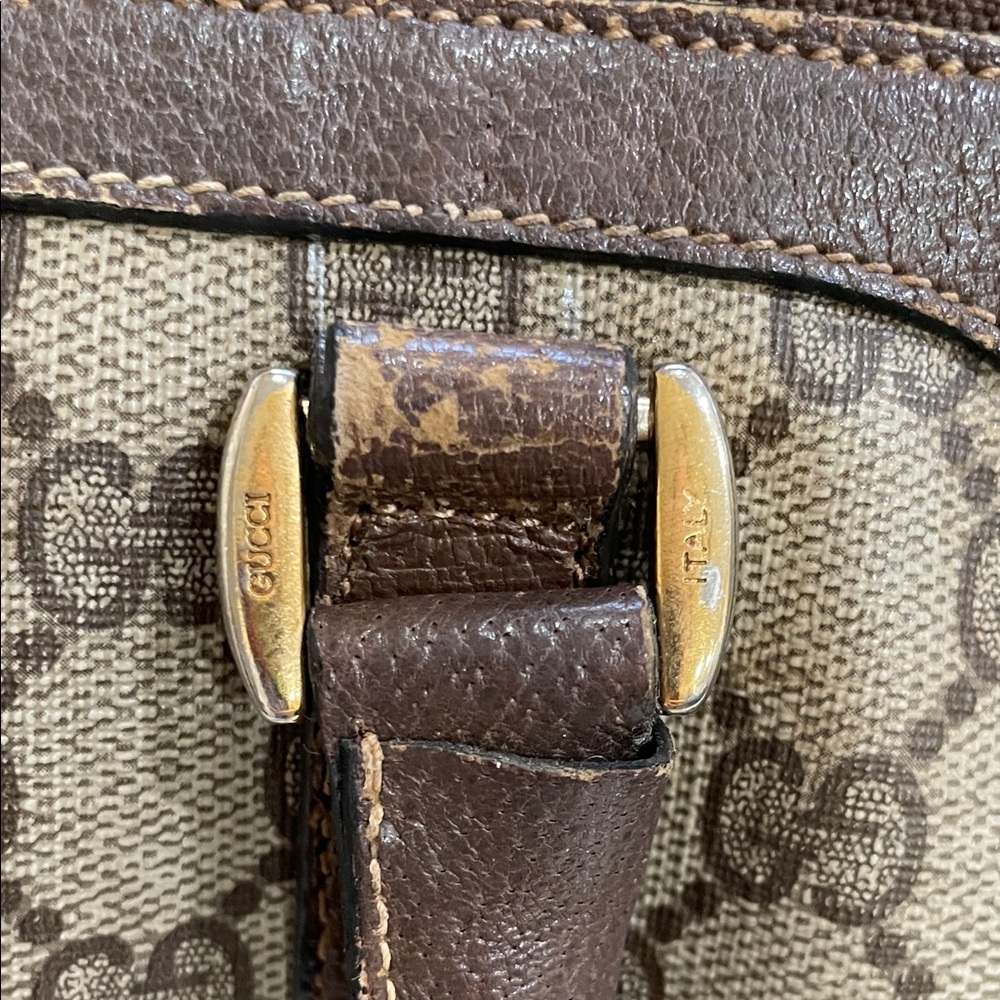 Vintage Gucci Tan and Brown Duffel Bag with Green and Red Stripe - Picture 4 of 11